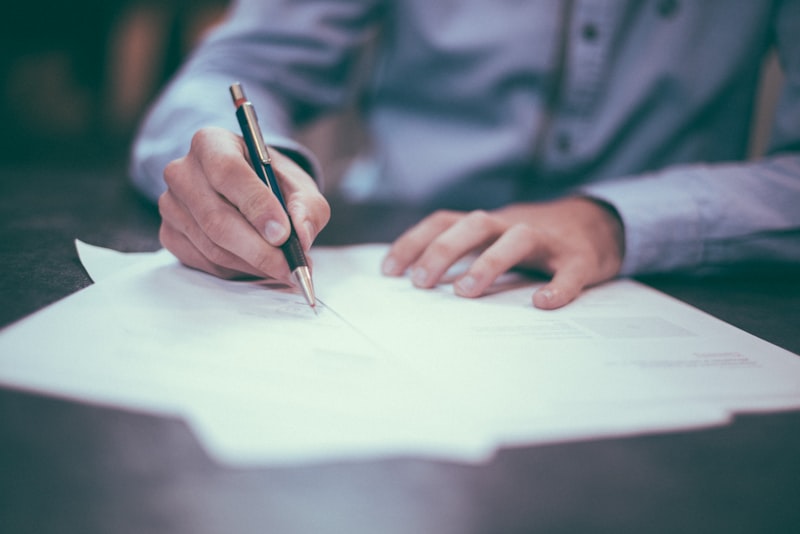 Legal consultation meeting showing the importance of first impressions for law firm clients